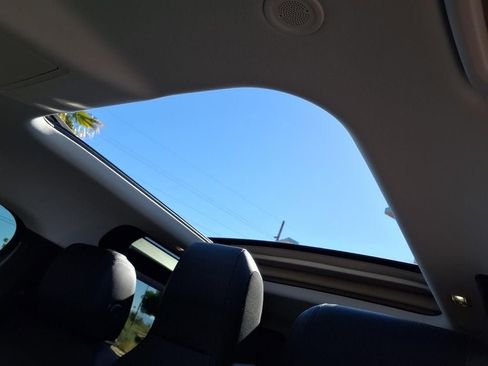 Used 2021 Land Rover Defender 90 First Edition image 7