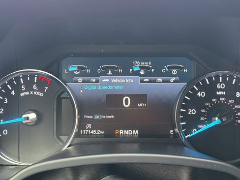 Used 2018 Ford Expedition XLT w/ Equipment Group 202A AWD/4WD image 8