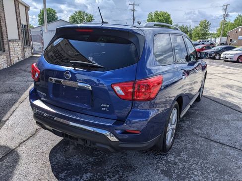 Used 2018 Nissan Pathfinder SL w/ SL Premium Package AWD/4WD image 3