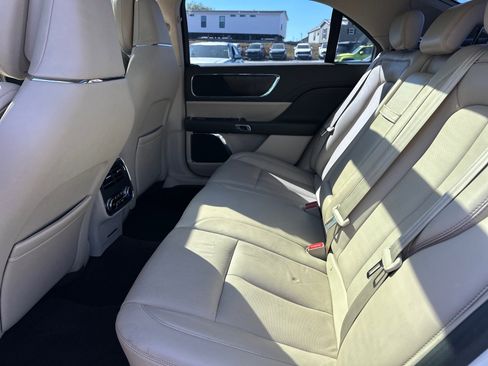 Used 2017 Lincoln Continental Reserve w/ Technology Package image 8