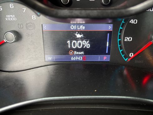 Used 2019 GMC Canyon SLE w/ Elevation Edition image 11