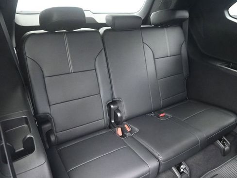 New 2026 GMC Acadia Elevation image 14