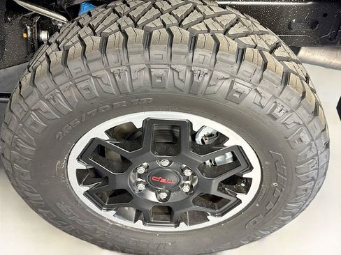 New 2025 Toyota Tacoma TRD Off-Road image 30