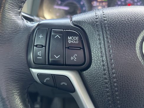 Used 2018 Toyota Sienna XLE image 26