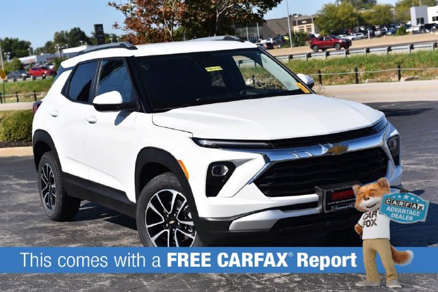 Used 2025 Chevrolet TrailBlazer LT AWD/4WD image 2