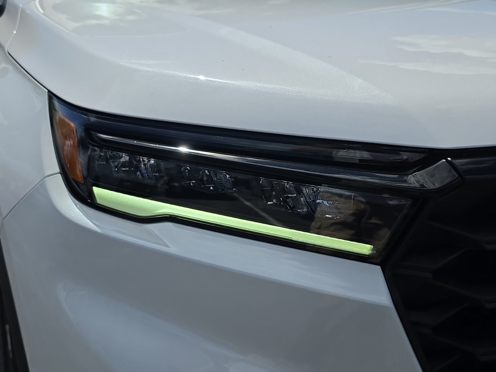 Used 2025 Honda Pilot Sport image 7