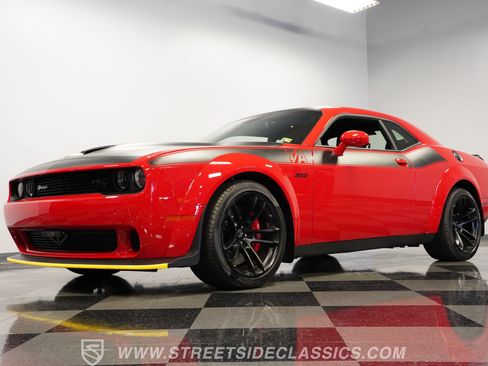 Used 2022 Dodge Challenger R/T Scat Pack RWD image 22