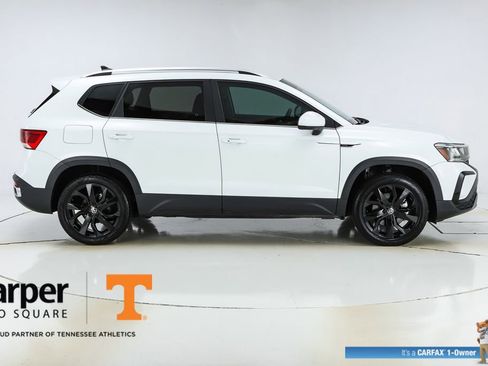 Used 2023 Volkswagen Taos SE w/ Black Wheel Package FWD image 10