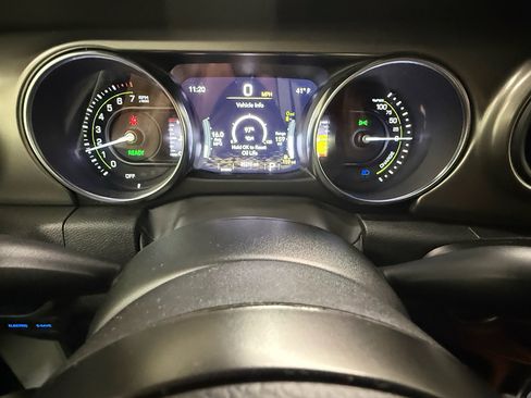Used 2023 Jeep Wrangler Unlimited w/ Convenience Group AWD/4WD image 30