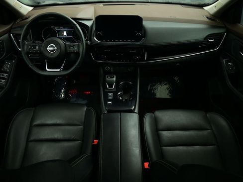 Used 2023 Nissan Rogue SL w/ SL Premium Package image 4