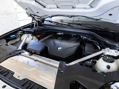 Certified 2025 BMW X4 xDrive30i image 32