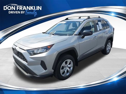 Used 2021 Toyota RAV4 LE FWD image 1