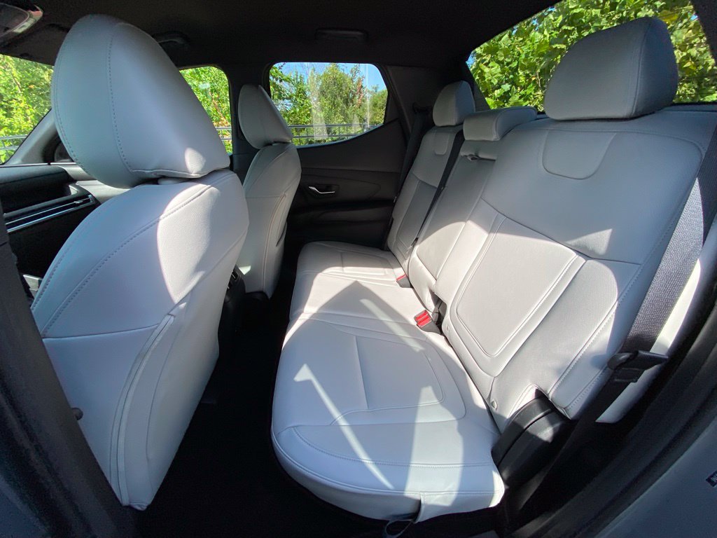 Used 2025 Hyundai Santa Cruz SEL FWD image 33