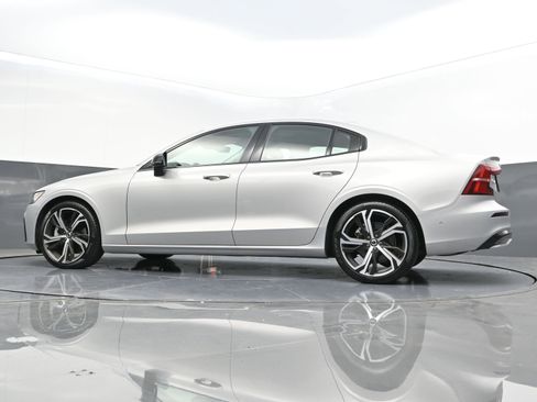 Used 2023 Volvo S60 B5 Plus w/ Climate Package image 42