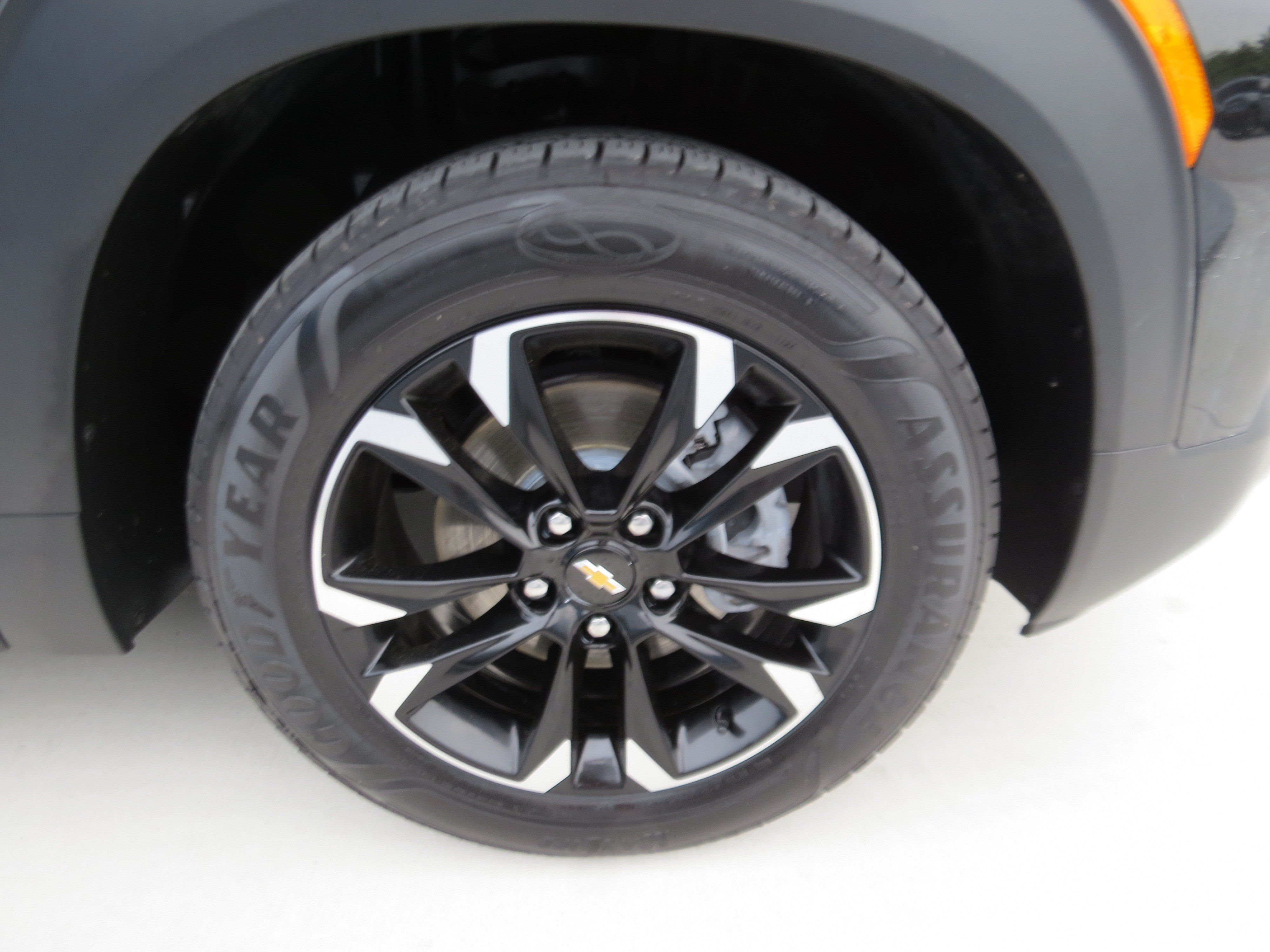 Used 2022 Chevrolet TrailBlazer LT w/ Convenience Package FWD image 8