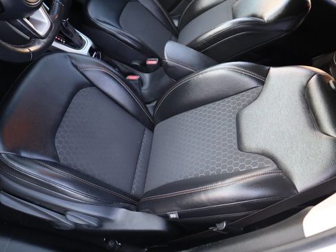 Used 2018 Jeep Compass Latitude image 26