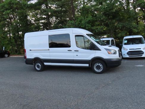 Used 2018 Ford Transit 250 148 Medium Roof RWD image 7