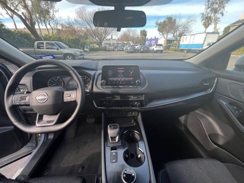 Used 2025 Nissan Rogue SV image 35