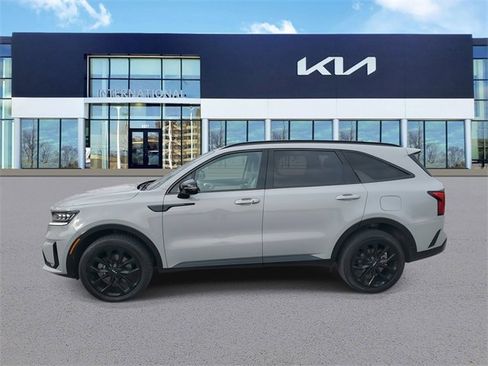 Certified 2023 Kia Sorento SX image 4