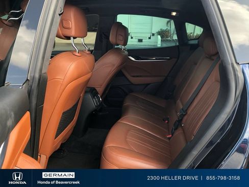 Used 2022 Maserati Levante Modena AWD/4WD image 9