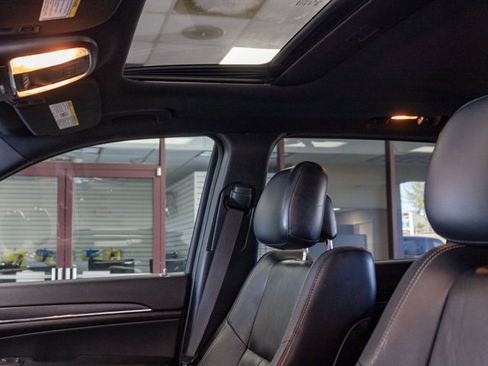 Used 2015 Jeep Grand Cherokee Limited image 31