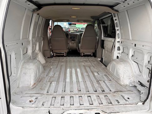 Used 2005 GMC Safari w/ Convenience Package RWD image 11