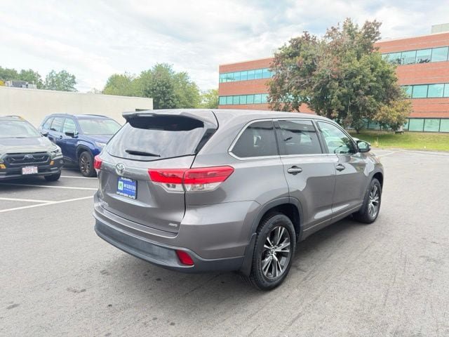 Used 2018 Toyota Highlander LE AWD/4WD image 5