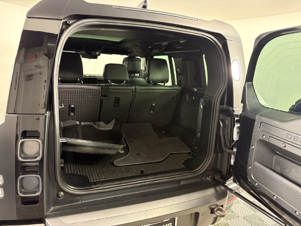 Used 2023 Land Rover Defender 110 AWD/4WD image 30