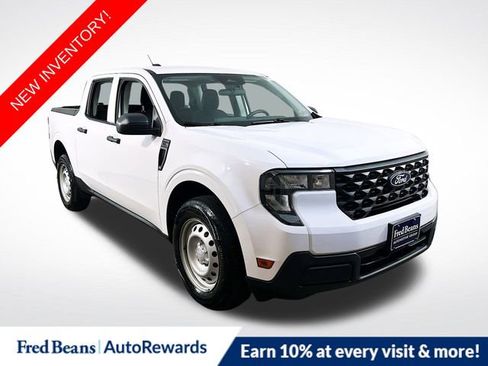 Certified 2025 Ford Maverick XL w/ Equipment Group 101A image 1