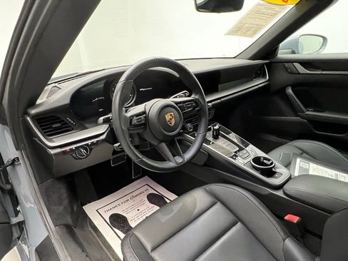 Used 2023 Porsche 911 Carrera image 4