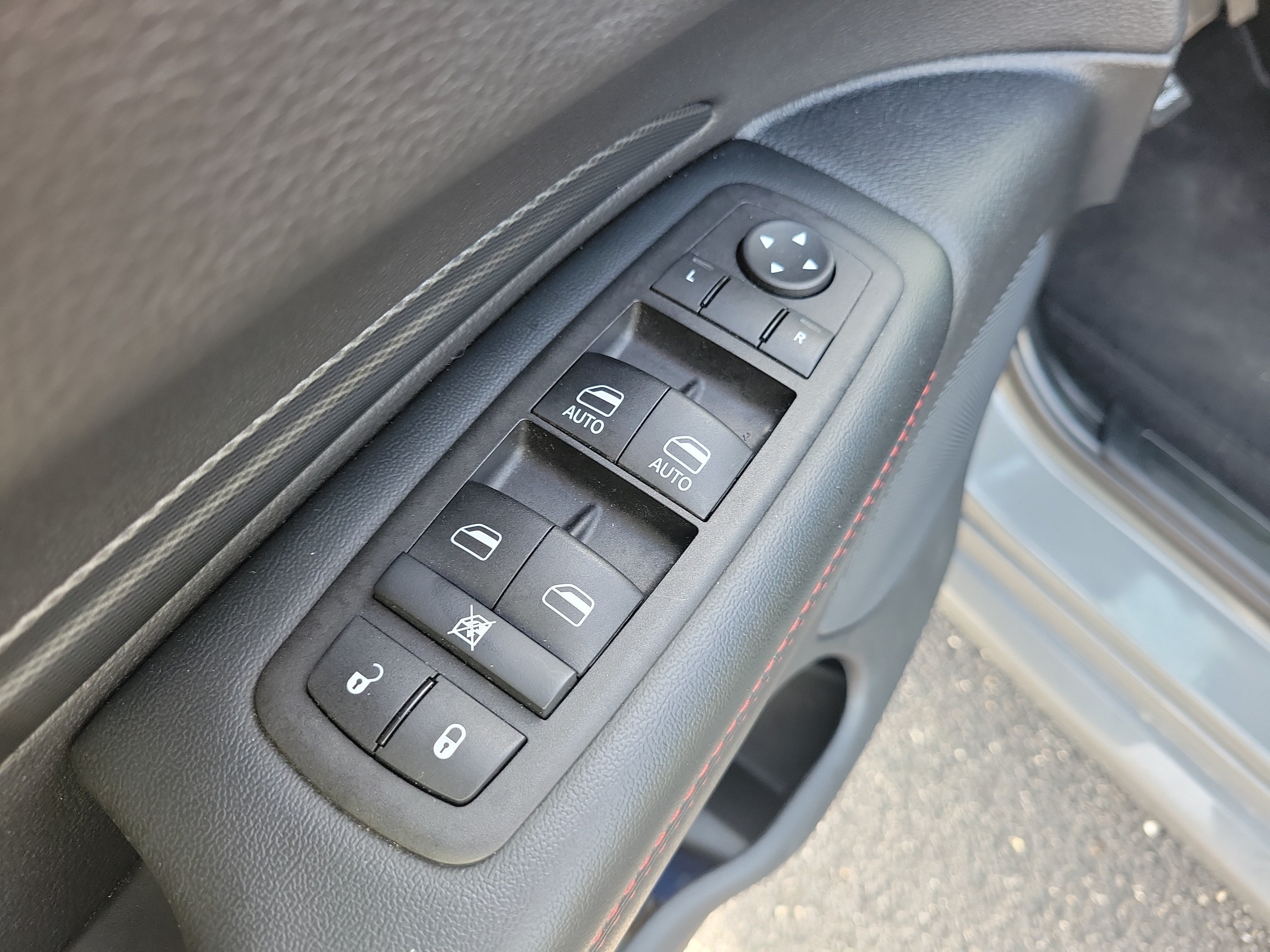 Used 2025 Dodge Durango GT AWD/4WD image 23