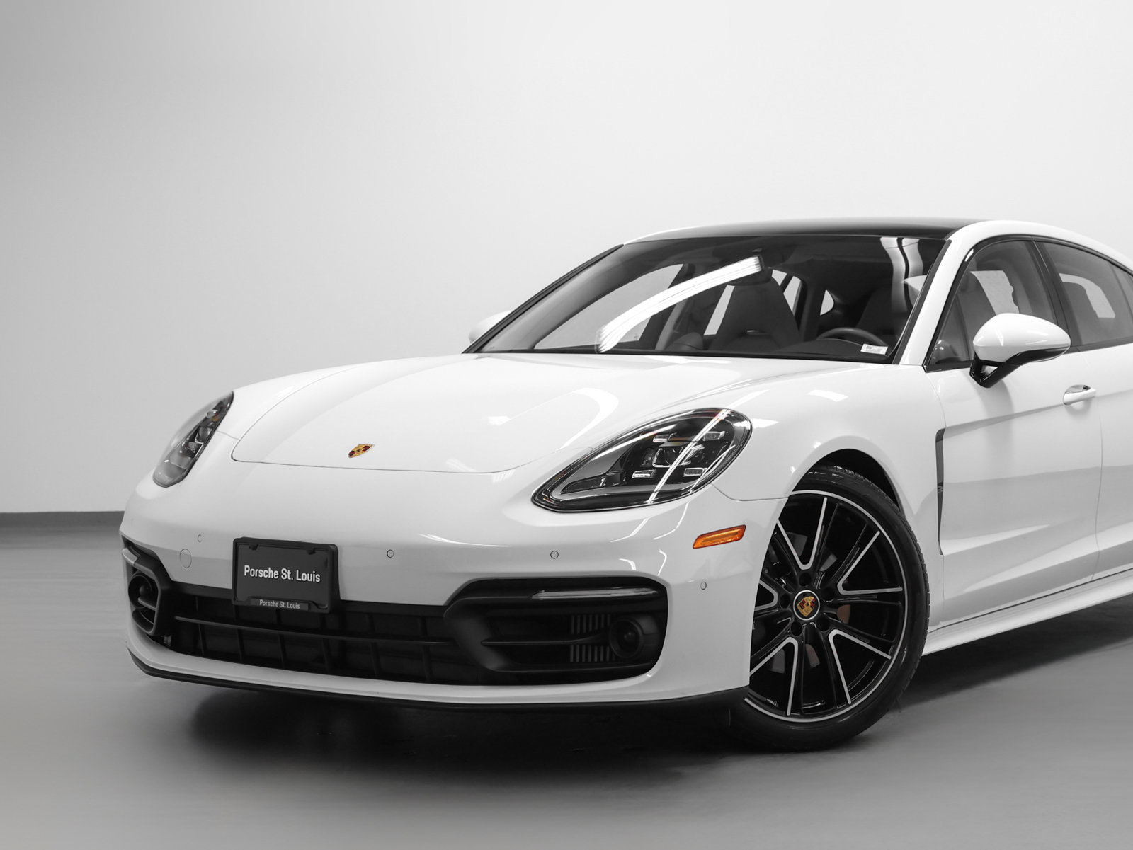 Certified 2023 Porsche Panamera Platinum Edition RWD image 5