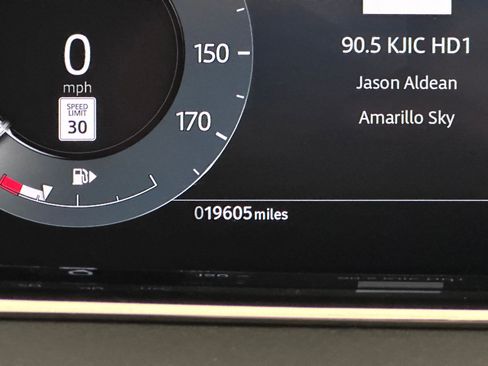 Used 2023 Land Rover Range Rover Evoque R-Dynamic SE image 20