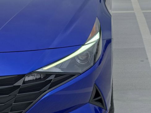 Used 2023 Hyundai Elantra SE image 10