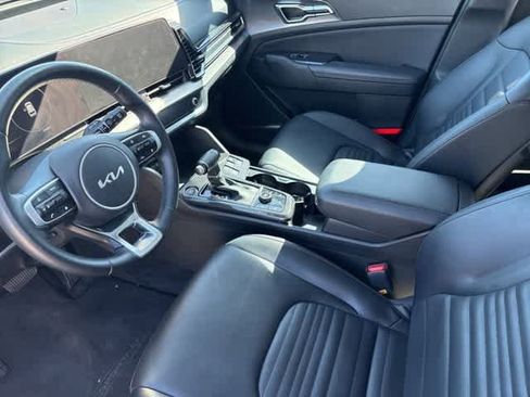 Used 2023 Kia Sportage SX image 9