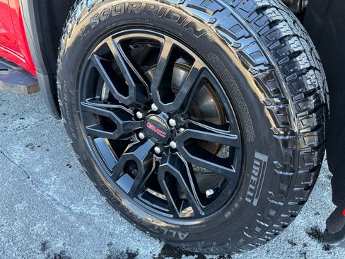 Used 2022 GMC Sierra 1500 Elevation image 9