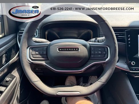 Used 2024 Jeep Wagoneer L Series II w/ Premium Group I image 7