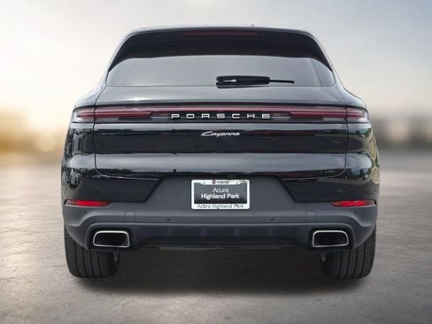 Used 2024 Porsche Cayenne AWD/4WD image 19