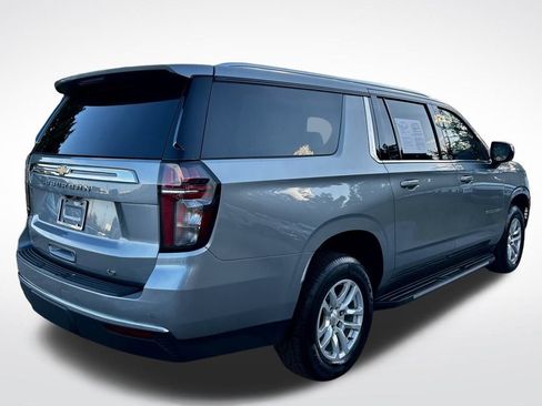 Used 2023 Chevrolet Suburban LT image 5