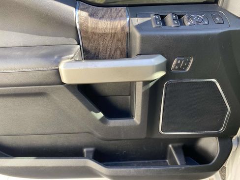 Used 2019 Ford F250 Lariat w/ Lariat Ultimate Package AWD/4WD image 17