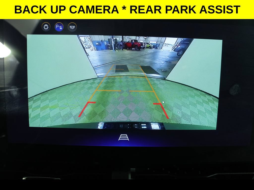 Used 2025 Chevrolet Equinox LT FWD image 7