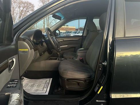 Used 2010 Hyundai Santa Fe GLS image 10