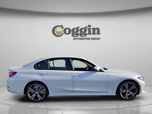 Certified 2023 BMW 330i Sedan w/ Driving Assistance Package image 5
