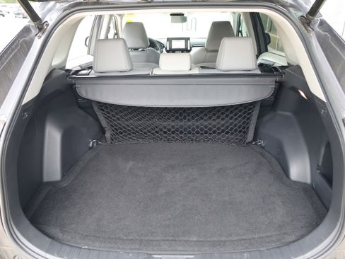 Used 2019 Toyota RAV4 XLE Premium FWD image 33