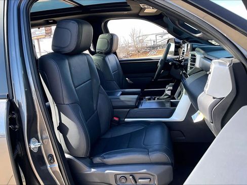 Used 2025 Toyota Tundra Platinum image 9