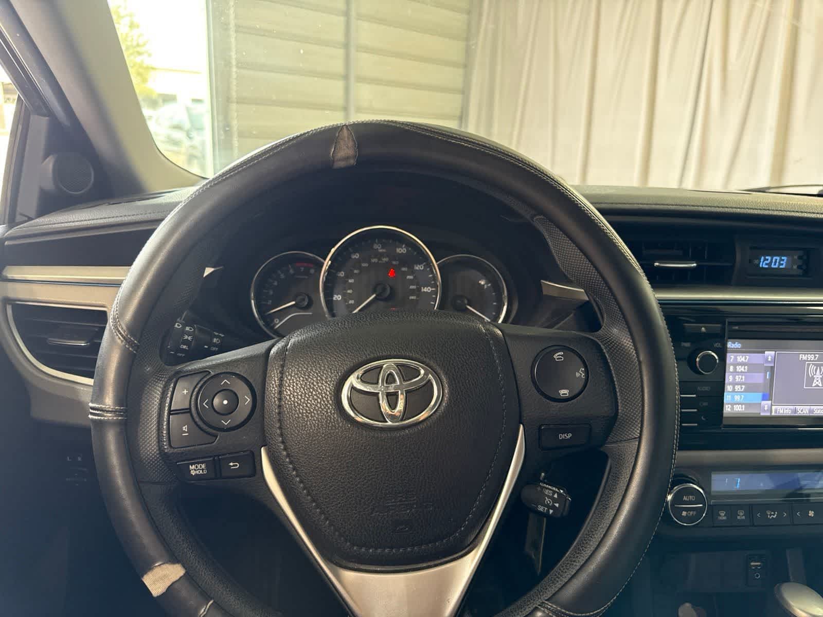 Used 2015 Toyota Corolla LE FWD image 22