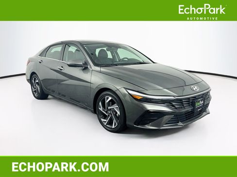 Used 2025 Hyundai Elantra Limited FWD image 1