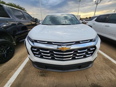 Used 2026 Chevrolet Equinox LT FWD image 2