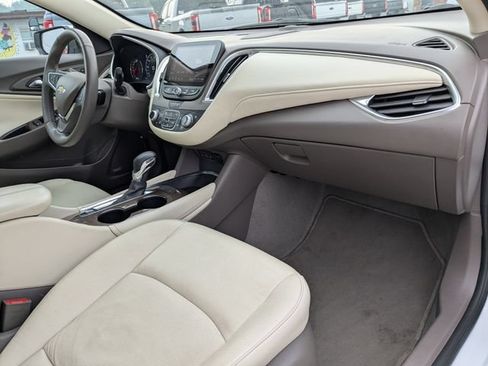 Used 2024 Chevrolet Malibu LT FWD image 5