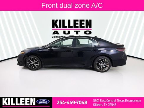 Used 2024 Toyota Camry SE image 4